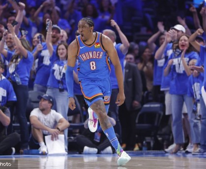 NBA官方：杰伦威穿印有不雅语言服装接受采访 罚款2.5万美元